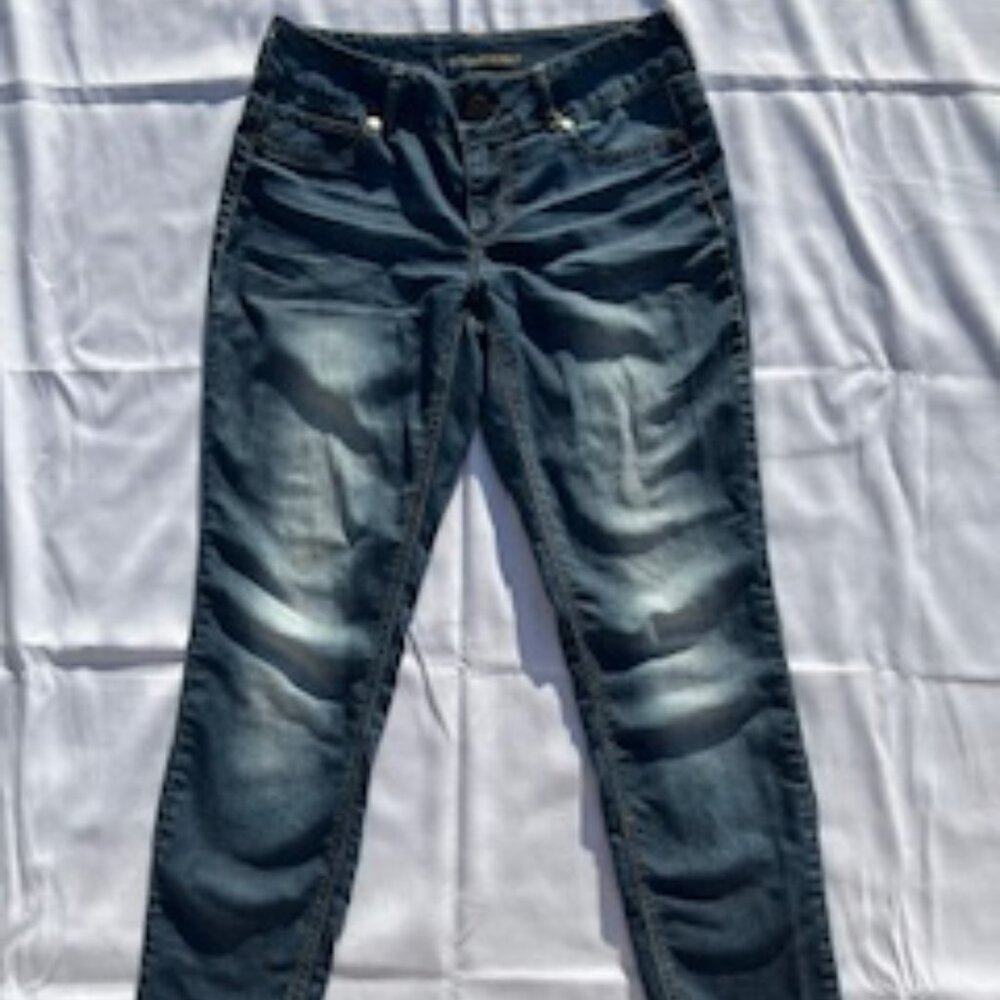 Maurices Skinny Jeans Size Small Dark/Medium Wash